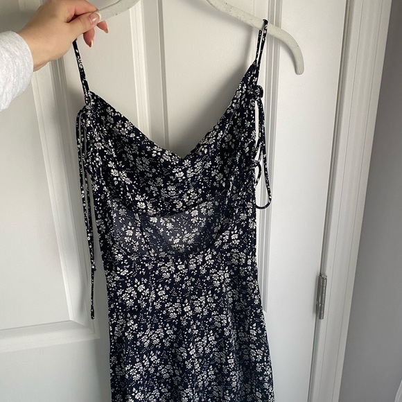 Blue Floral Open Back Dress - Picture 4 of 5